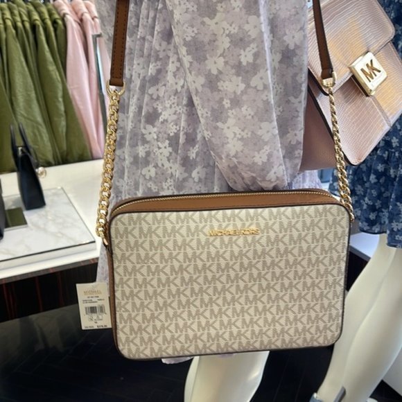 Michael Kors Jet Set Item Large East West Zip Crossbody Vanilla - Picture 1 of 16